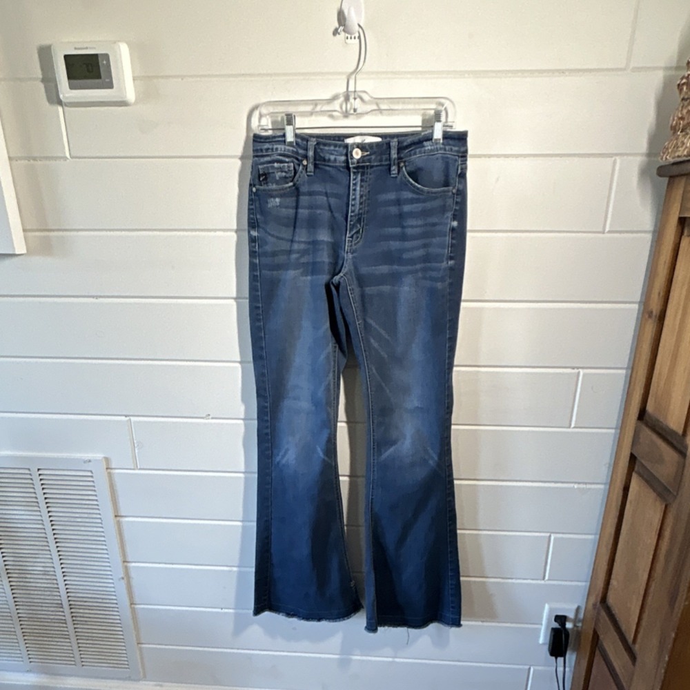 KanCan Women's Flared Jeans Blue Denim Raw Hem Stretch 5-Pocket Med Wash 11/29